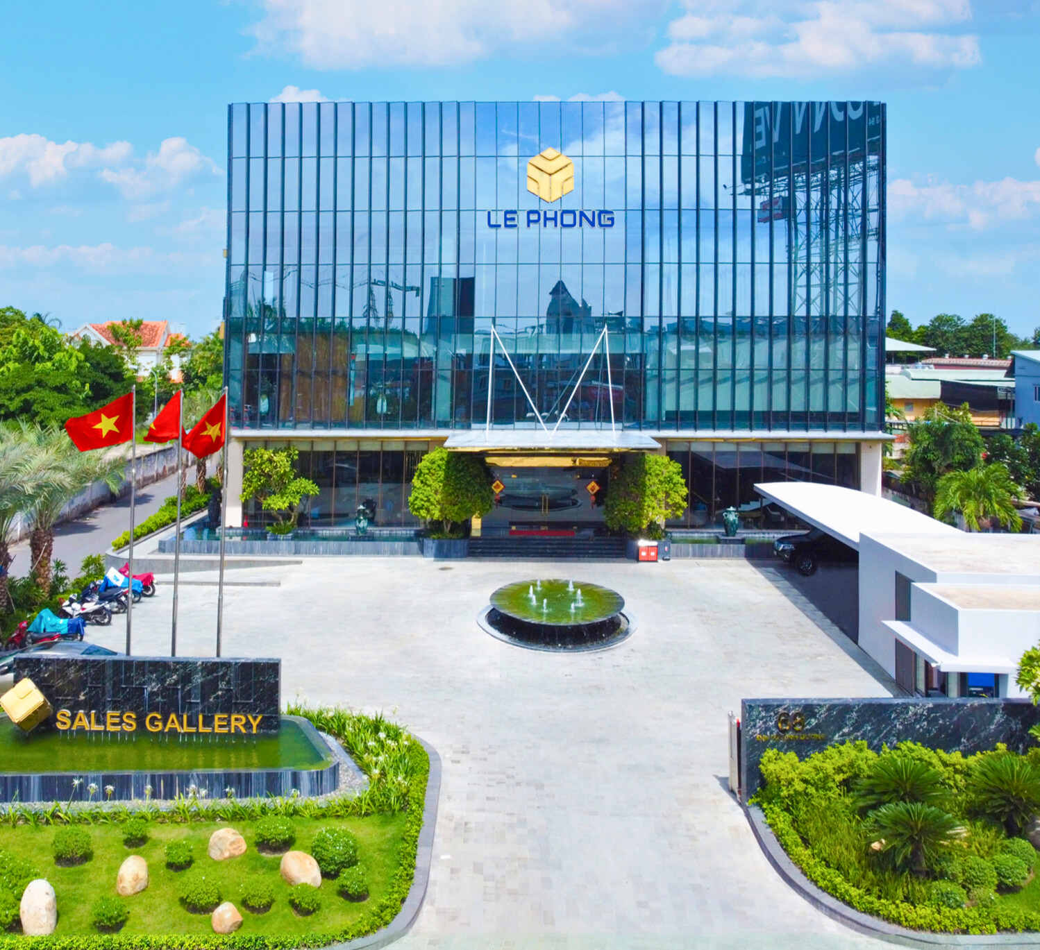 Cảnh quan tòa nhà văn phòng của Công ty Lê Phong.