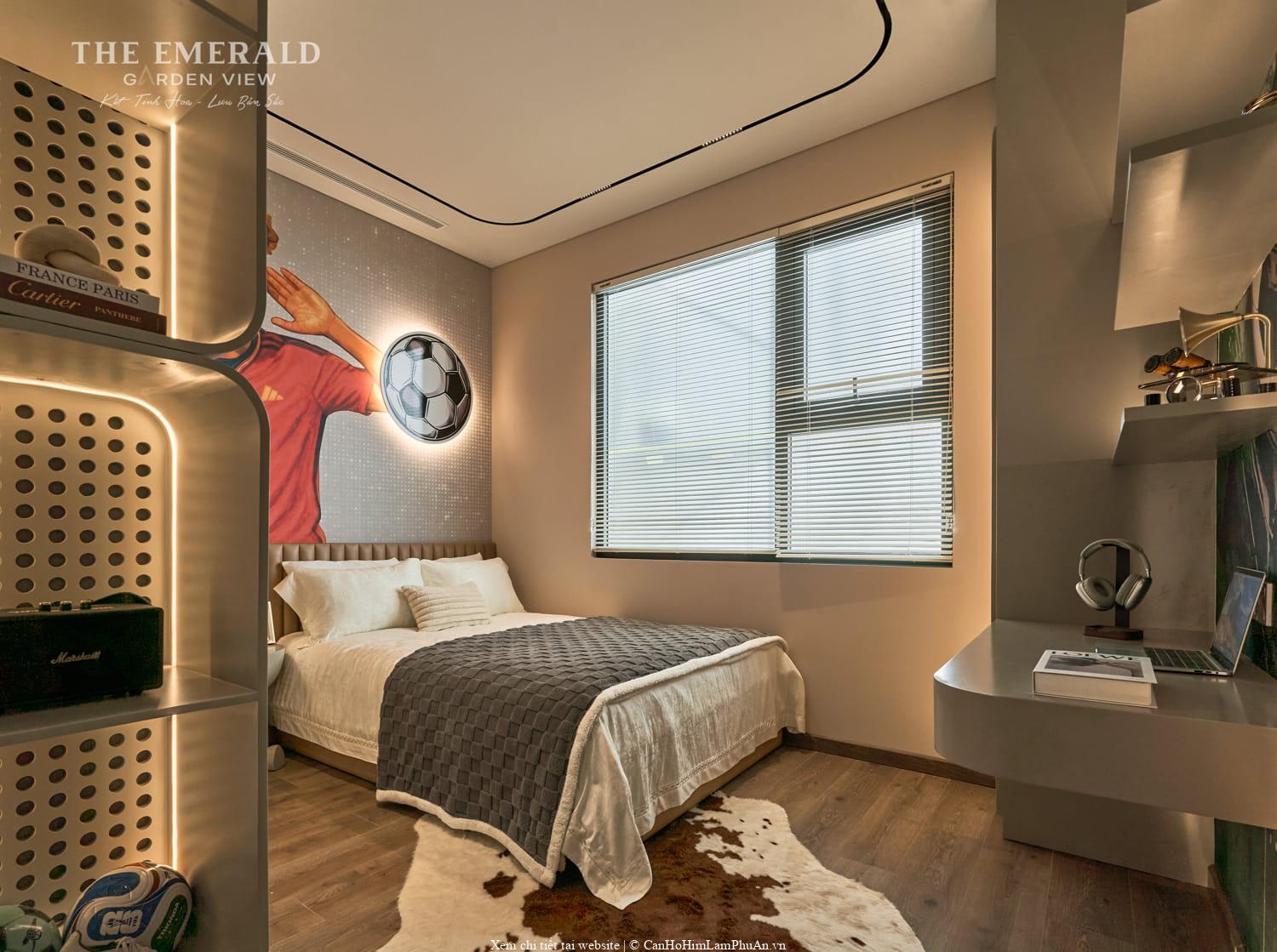 Phòng ngủ căn hộ mẫu 2PN The Emerald Garden có cửa sổ, bố trí nội thất khoa học, tận dụng ánh sáng và thông gió