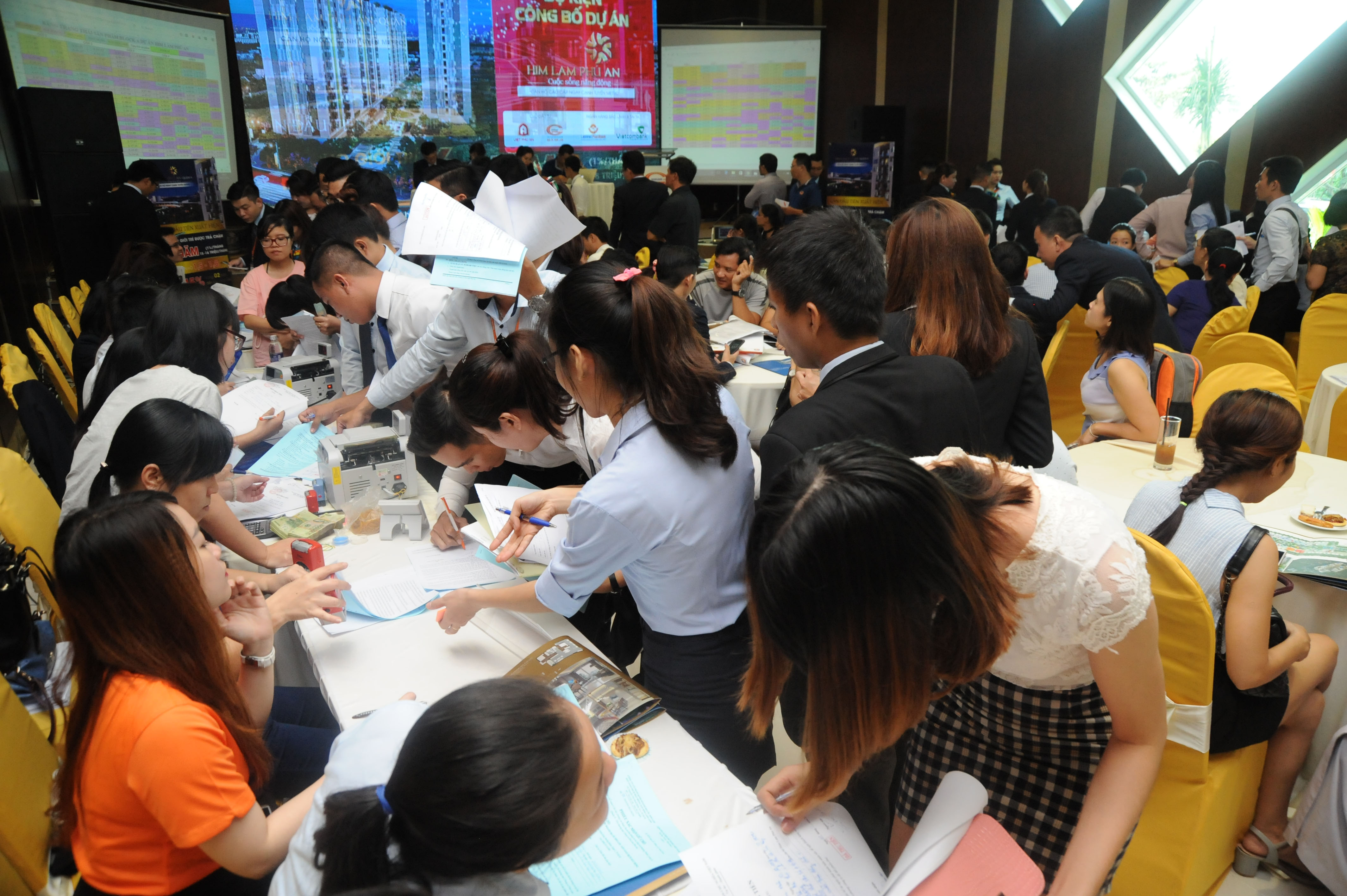 mo-ban-can-ho-him-lam-phu-an