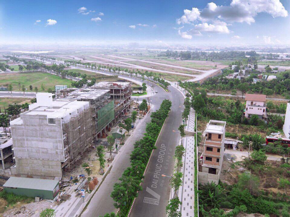 nha pho van phuc dang xay dung